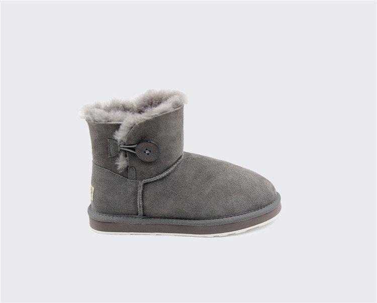 【免税】ozlana ugg 女士经典款中筒雪地靴 oz0002wr