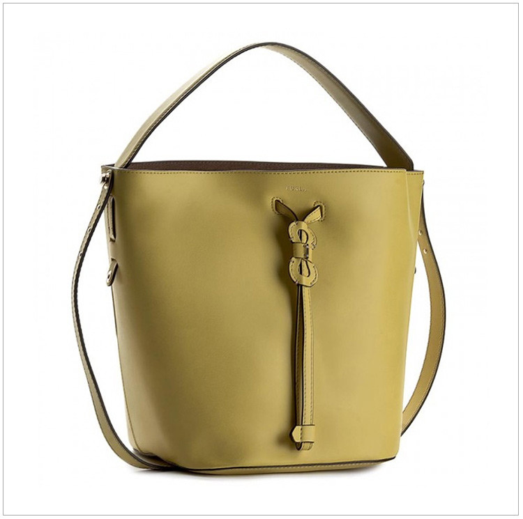 furla ܽ vittoriaϵ 17¿ ŮʿţƤˮͰ