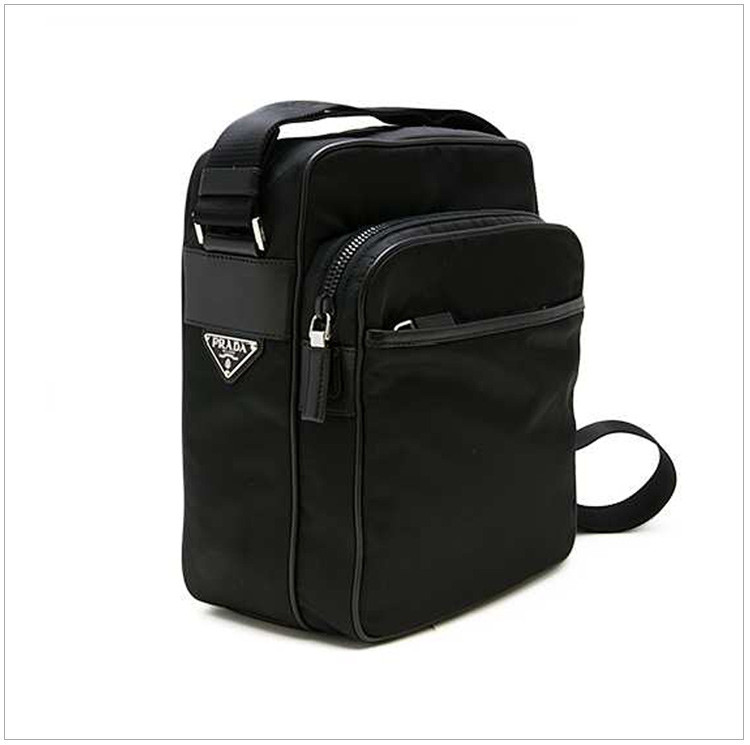 prada/普拉达 男士黑色尼龙时尚经典单肩包斜挎包邮差包男包 2vh029