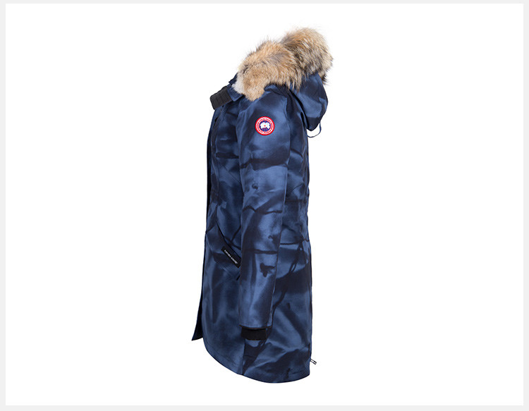 canada goose/加拿大鹅 女士狼毛领蓝色白鸭绒迷彩羽绒服