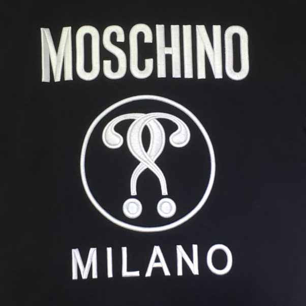 moschino/莫斯奇诺 【18年秋冬】背部双问号logo刺绣棉质卫衣外套