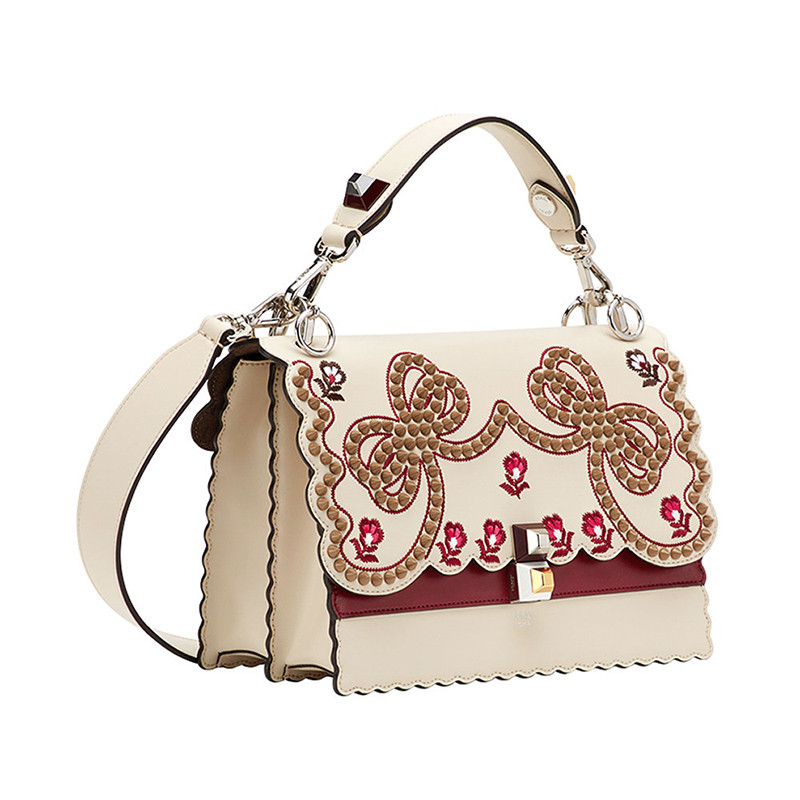 fendi/芬迪 白色铆钉花瓣边单肩包 8bt283