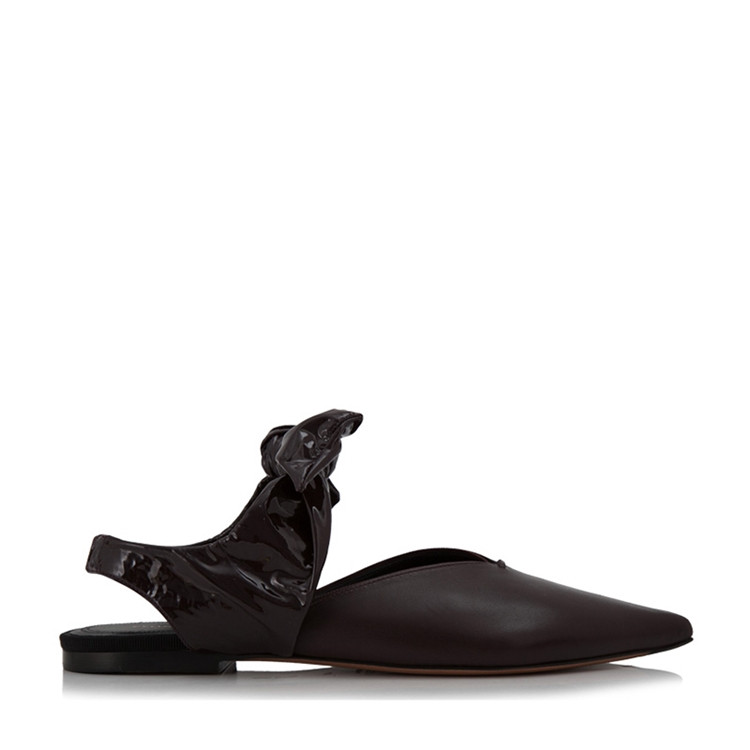 CELINE\/赛琳女士皮革尖头平跟鞋 326253ESV