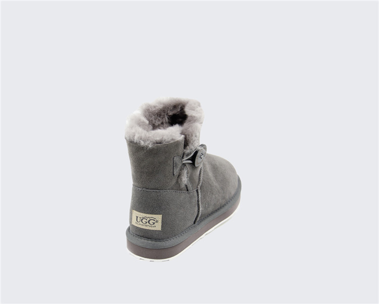 【免税】ozlana ugg 女士经典款中筒雪地靴 oz0002wr