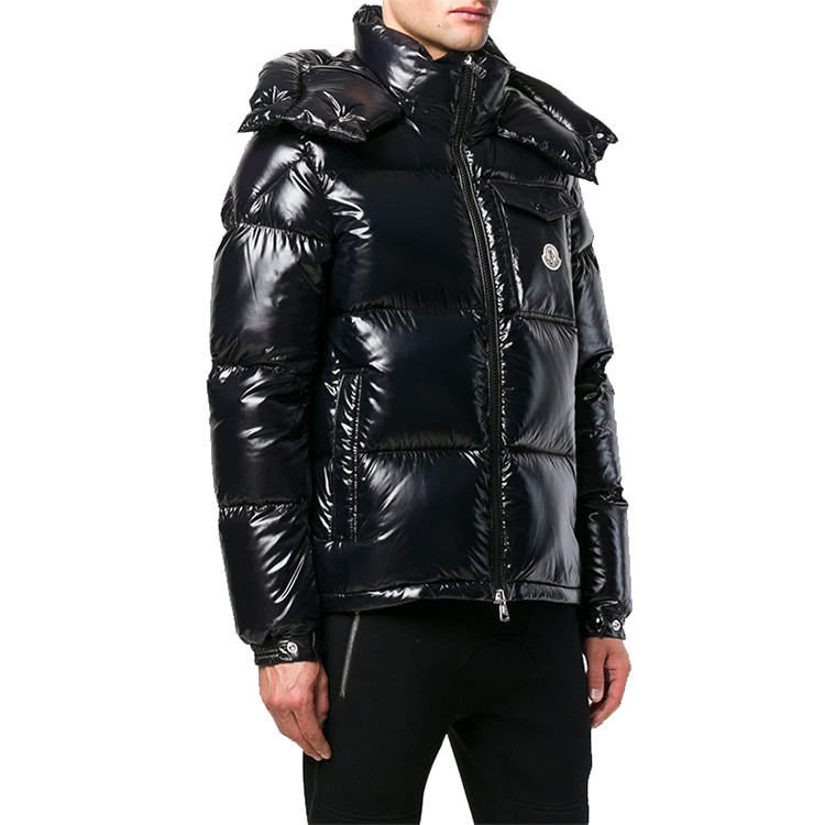 moncler/蒙克莱 经典款式带帽男士羽绒服 4180305 68950 742