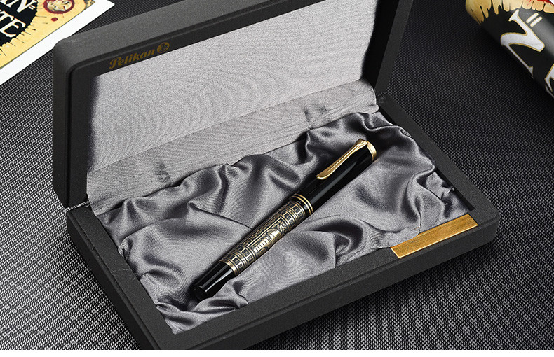 百利金 德国进口 pelikan M900 Todelo金雕18K金尖钢笔