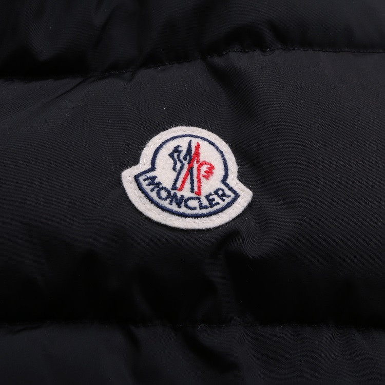 moncler/蒙克莱 黑色长款女士羽绒服4939205 54155 999
