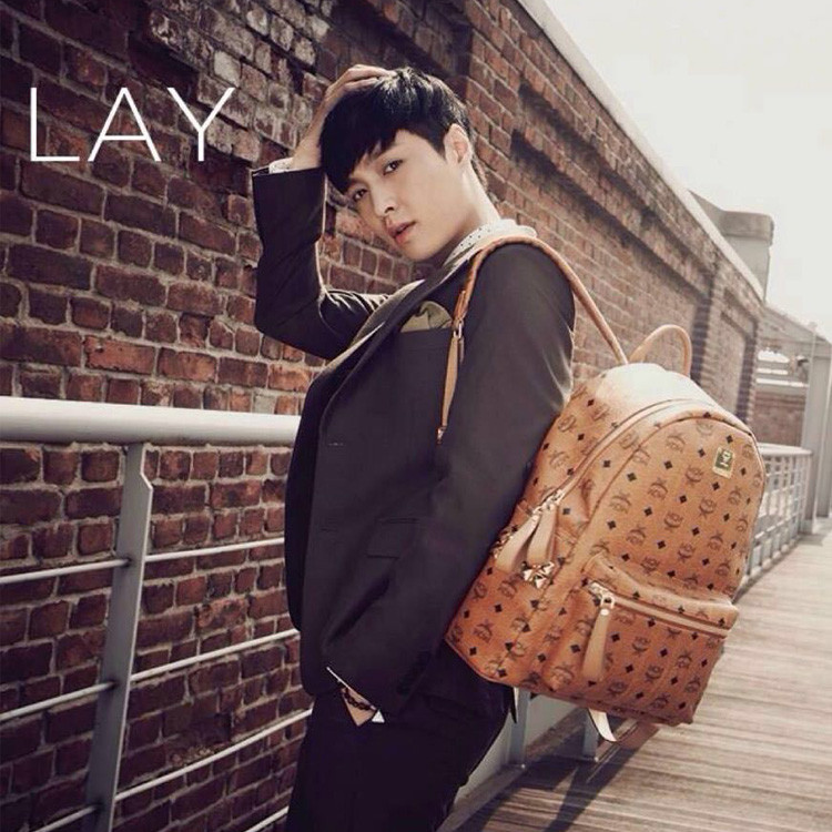 【17新品】MCM\/MCM 明星同款浅灰真皮铆钉