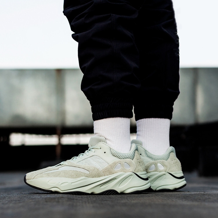 adidas yeezy boost 700 salt 海盐椰子老爹鞋跑步鞋 eg7487