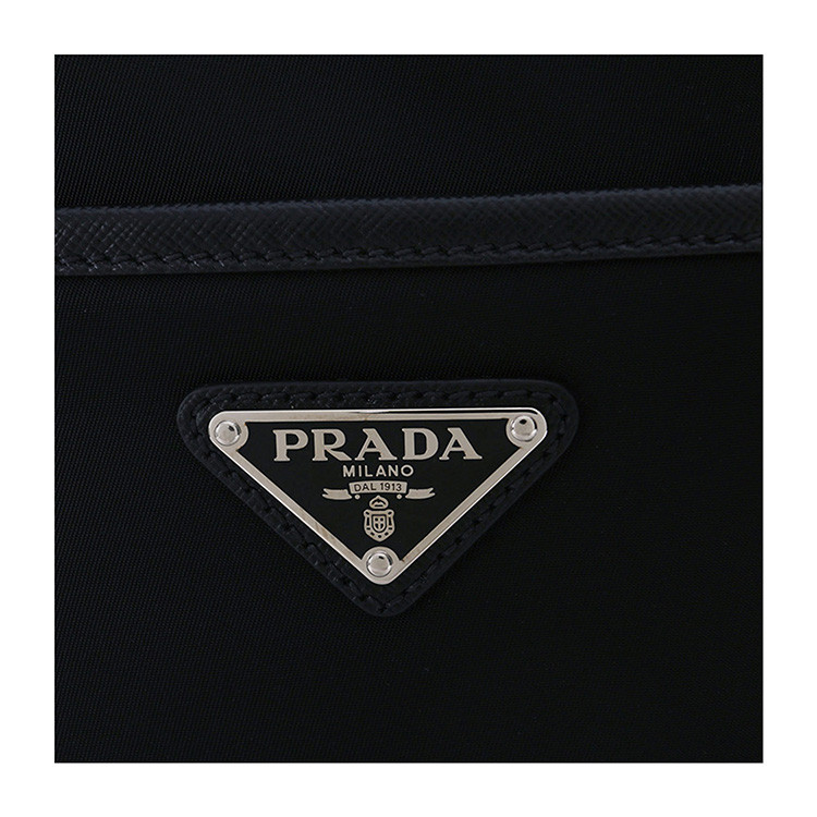 prada/普拉达 三角金属字母徽标尼龙男士休闲斜挎包#2vh029 064 f0002