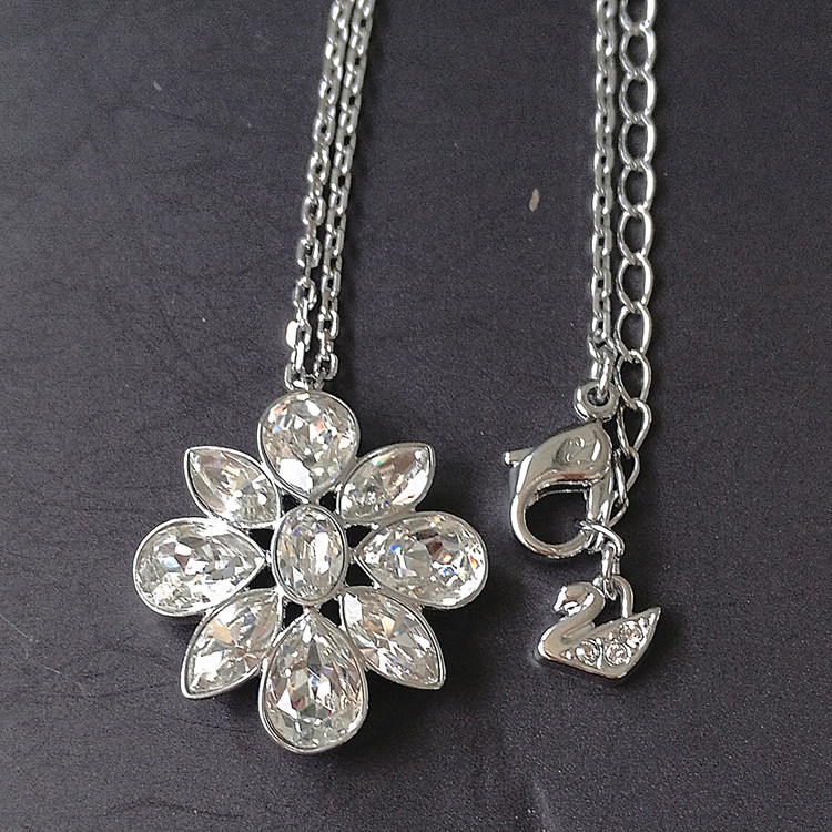 swarovski/施华洛世奇 花瓣项链 5101229