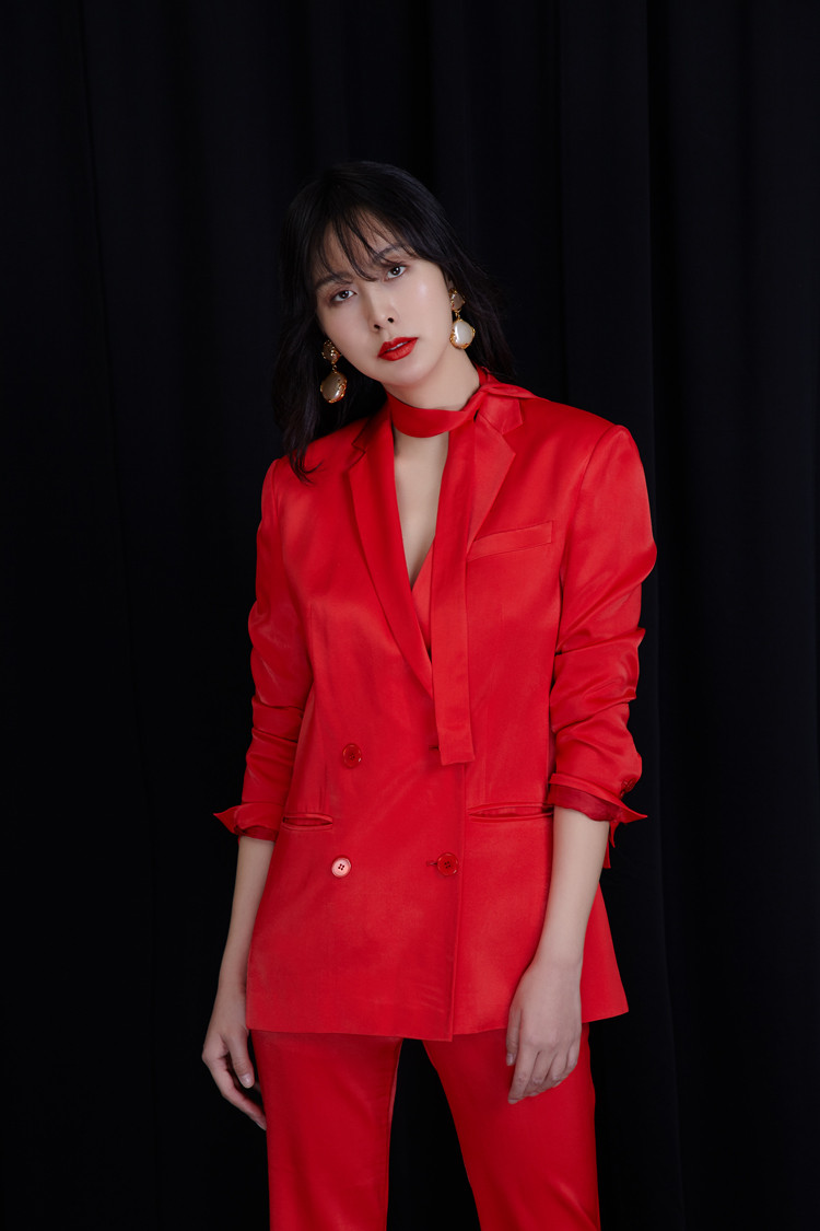 tracy chu/tracy chu朱熙越设计师定制19年红色双搭门领带西装女士