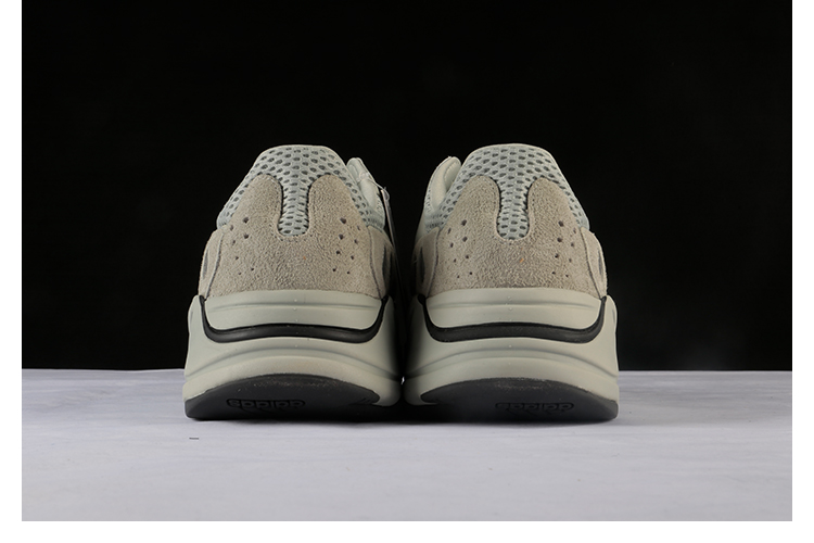 adidas 阿迪达斯 yeezy 700 salt 椰子 海盐 反光 侃爷 老爹鞋 运动
