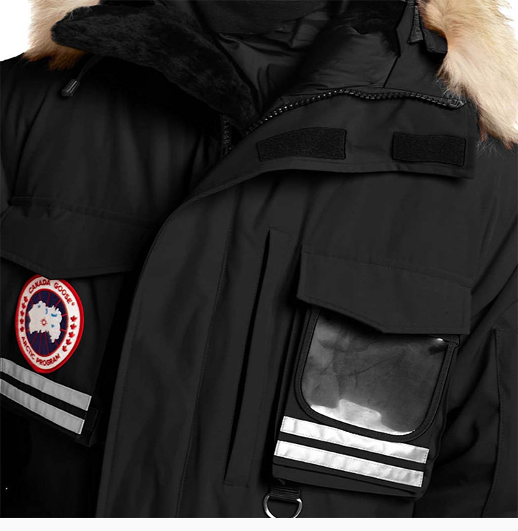 canada goose/加拿大鹅 19秋冬 男士黑色鹅绒logo图案时尚修身连帽