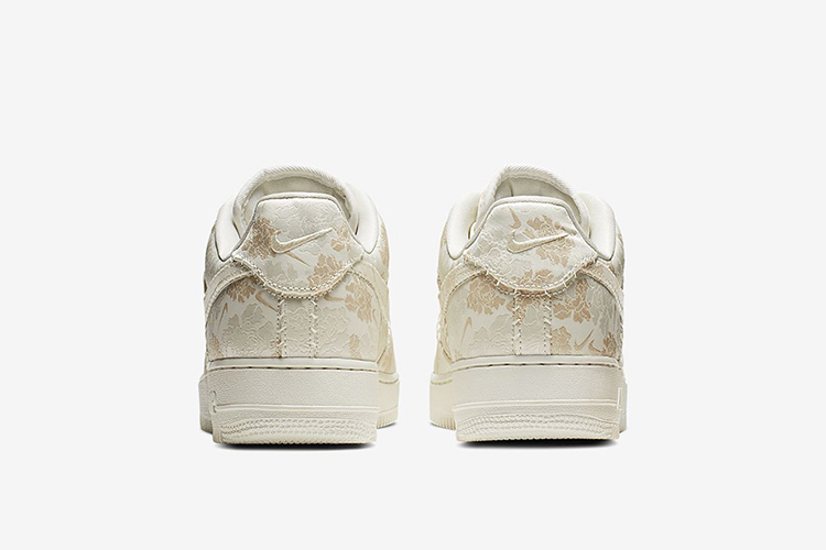 nike/耐克19秋冬男款低帮空军一号白丝绸花卉 nike af1 premium 板鞋