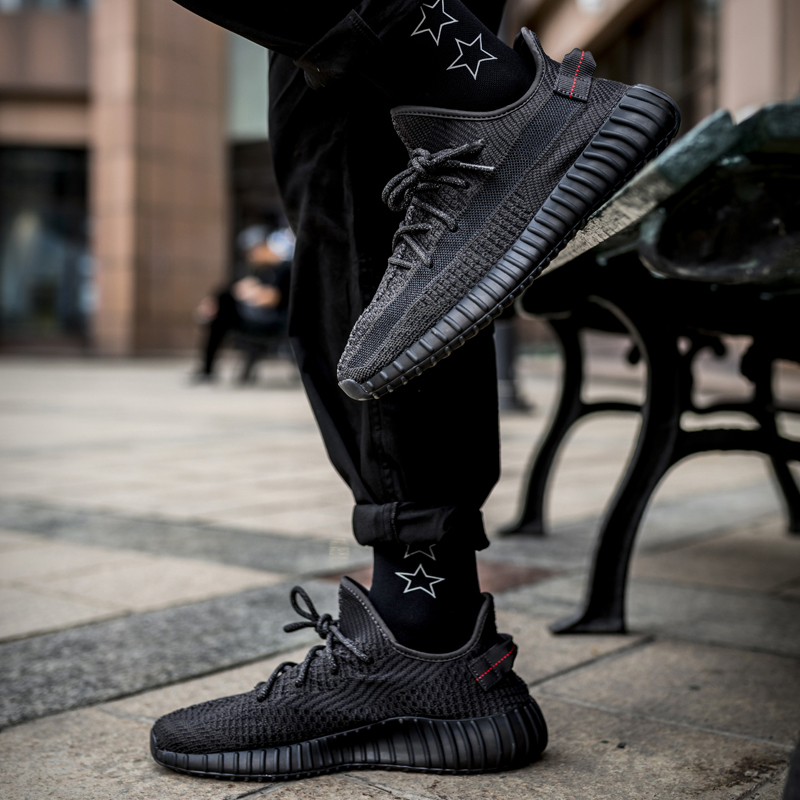 adidas yeezy 350v2 黑魂 镂空 黑天使 黑椰子350 男女跑步鞋 fu9006