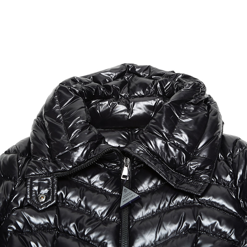 moncler/蒙克莱女士聚酰胺高领羽绒服e20934591805c0064