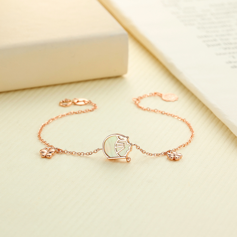 chj jewellery/潮宏基 哆啦a梦-和风 亲嘴哆啦 红18k金贝壳手链 sck