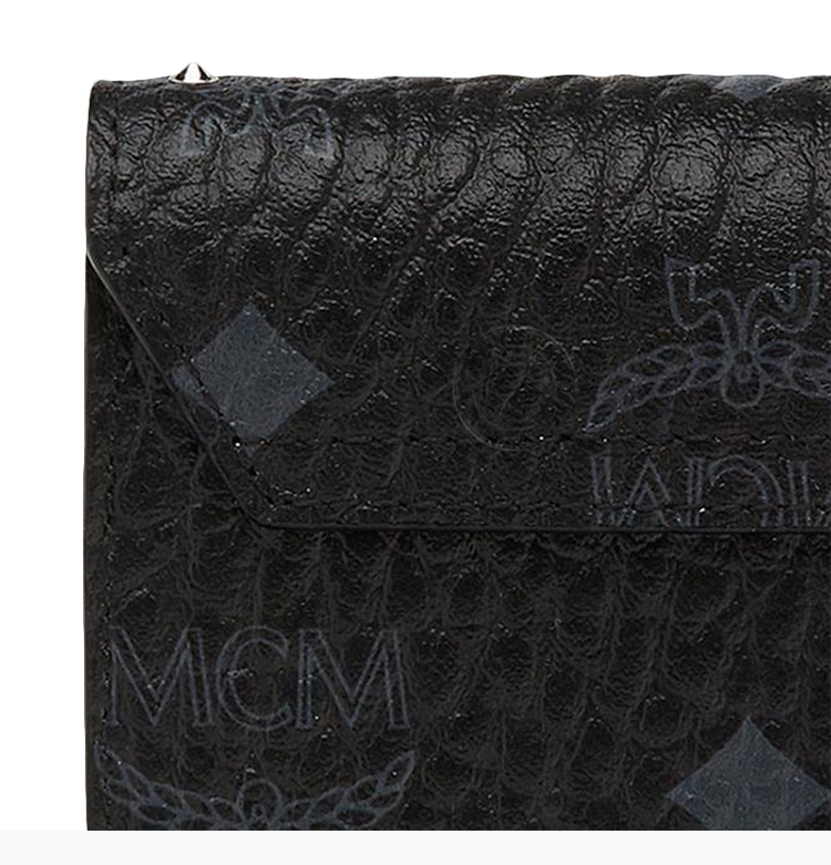 【包税】mcm 女士黑色pvc配皮时尚铆钉logo印花短款折叠钱夹手拿包