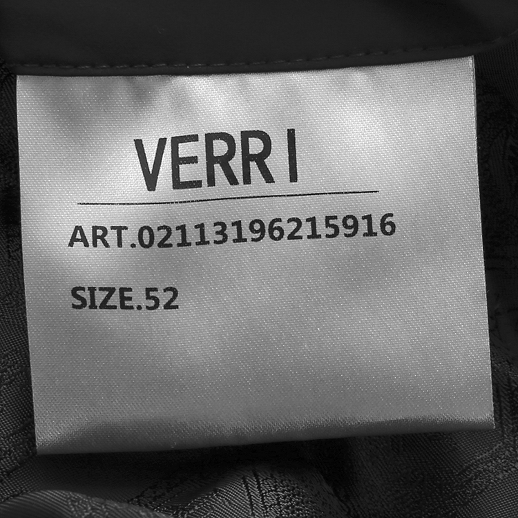 verri/verri左袖品牌logo装饰标具有辨识度,织带包边让口袋精致有细节