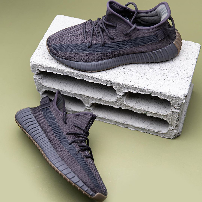 adidas yeezy 350v2煤炭黑魂生胶 黑天使2.