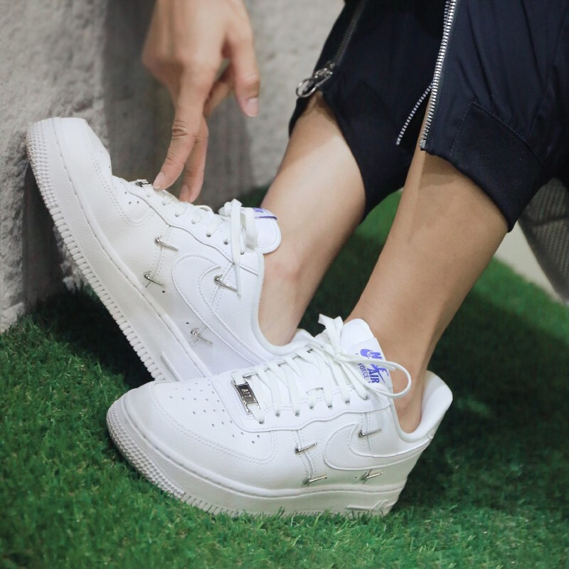 nike/耐克 20年秋冬 泫雅同款 女款 air force 1 af1 空军一号 白金