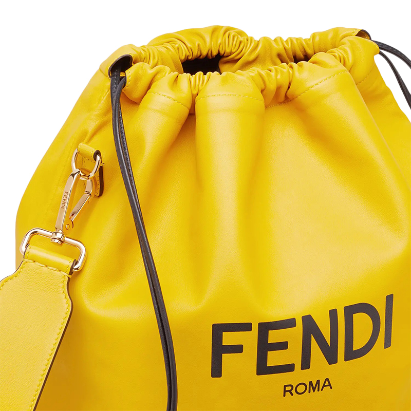 【包税】fendi/芬迪 2021年春夏新款 男士黄色纳帕皮印有黑色字母中号