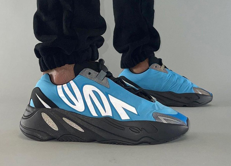 adidas/阿迪达斯 yeezy boost mnvn 男女同款 椰子700 蓝黑 侃爷复古