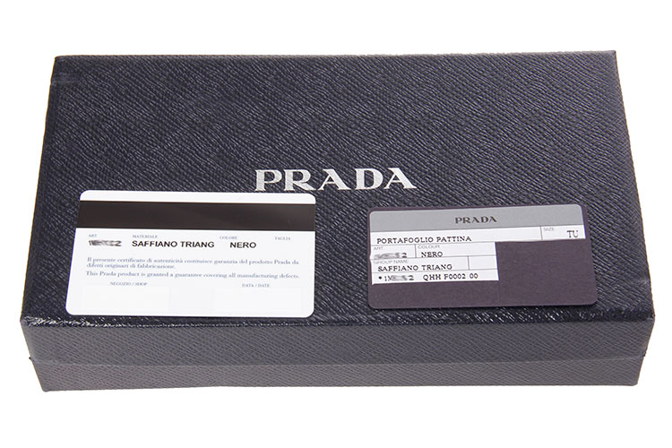 prada钱包如何辨别真假