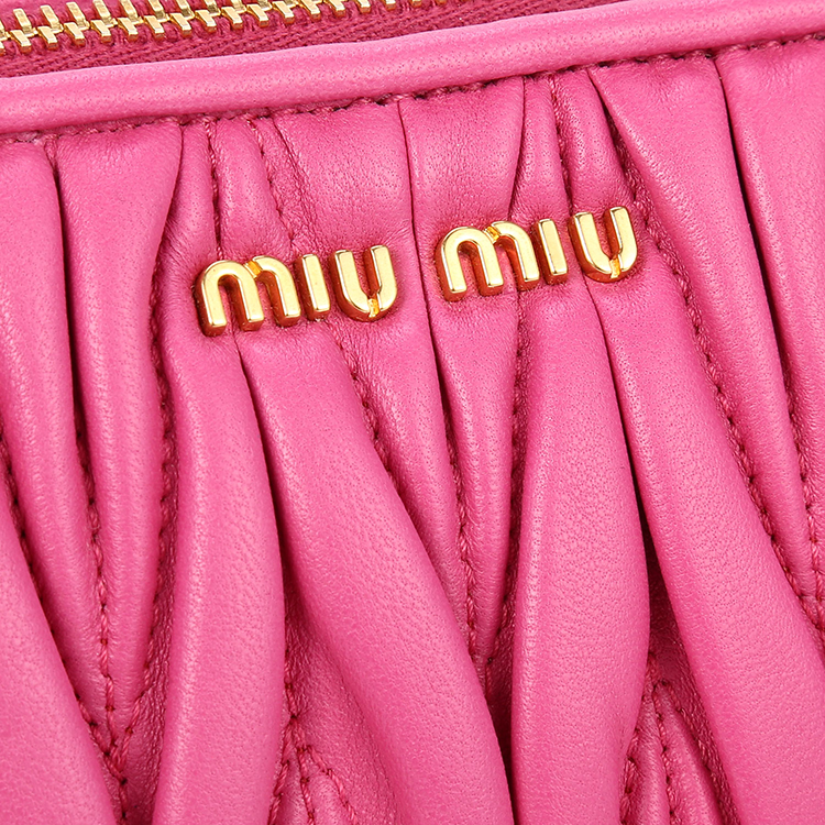 miumiu(缪缪) 桃红色皮质褶皱手提包
