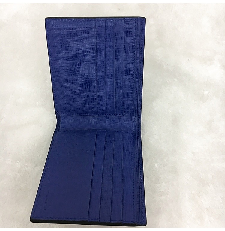 FENDI(芬迪) #黑色皮质老佛爷图案柳钉装饰短