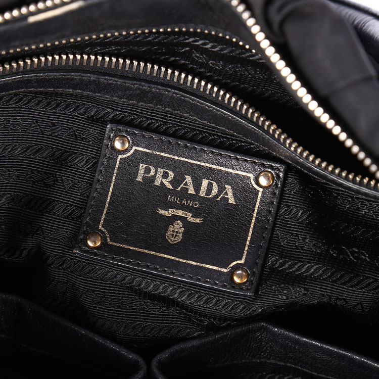 prada(普拉达) 黑色尼龙褶皱两用包