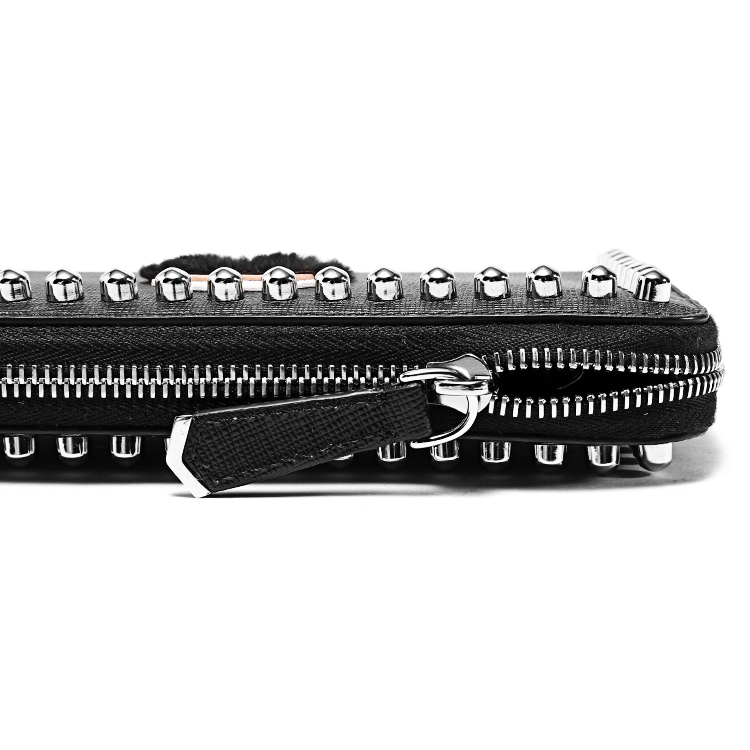 FENDI(芬迪) 黑色柳钉装饰老佛爷长款拉链钱夹