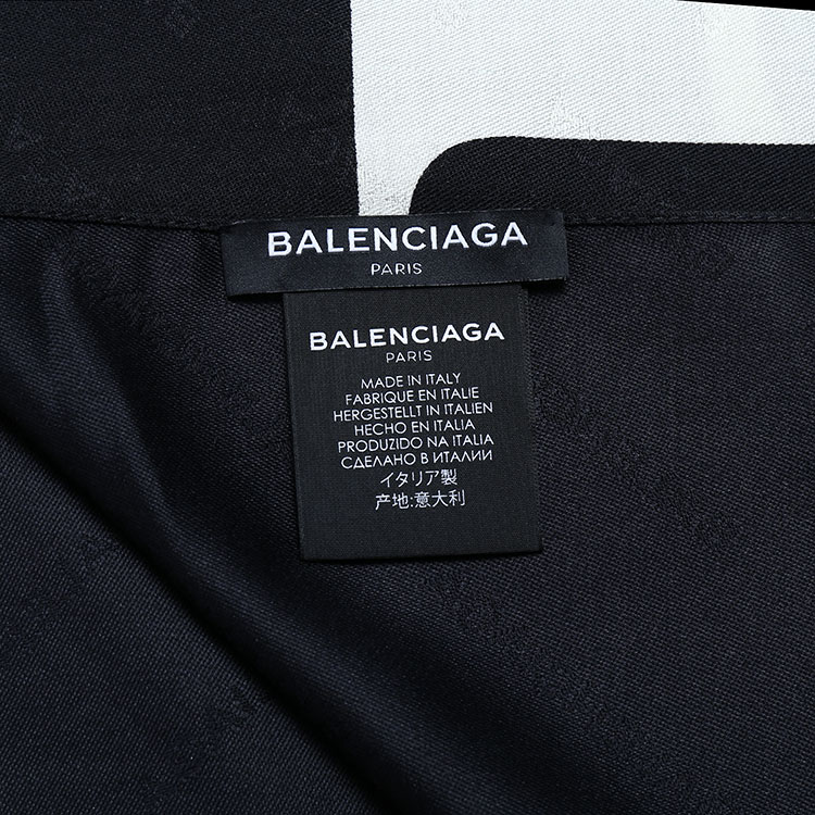 balenciaga(巴黎世家) 黑色底logo图案围巾