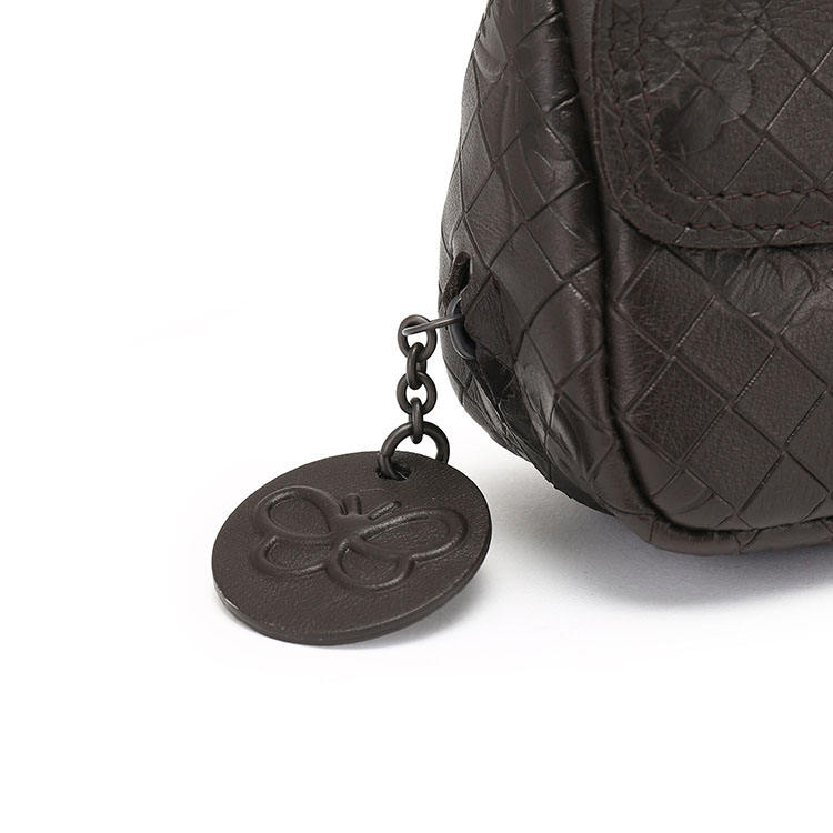 bottega veneta(葆蝶家) #深咖啡色皮质蝴蝶压纹女士斜挎包