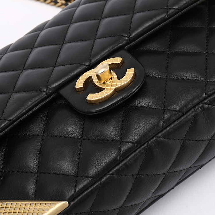 chanel(香奈儿) 黑色皮质金色金属单肩包