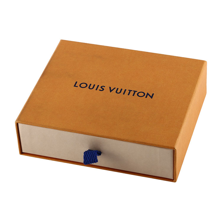 louis vuitton(路易威登#金色字母"i"吊坠项链