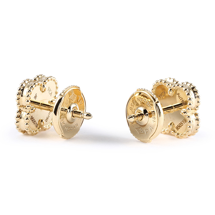 伟德bv1946官网-44岁陈法拉红毯白到发光！香奈儿白裙穿出女王气场