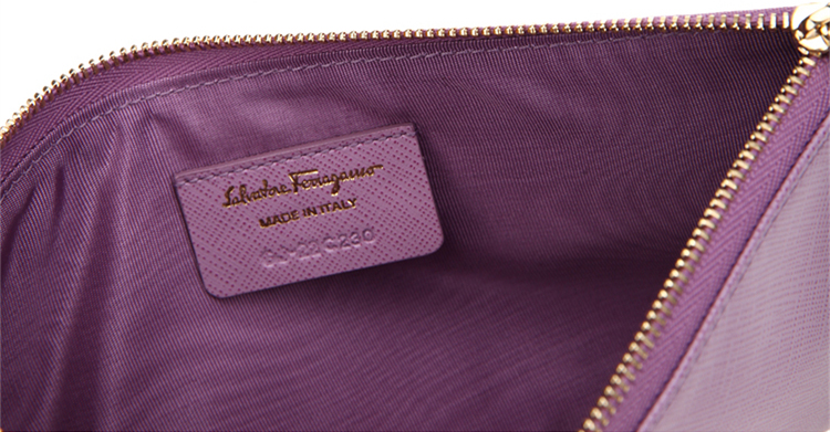 salvatore ferragamo/菲拉格慕 牛皮女士马蹄扣logo手拿包