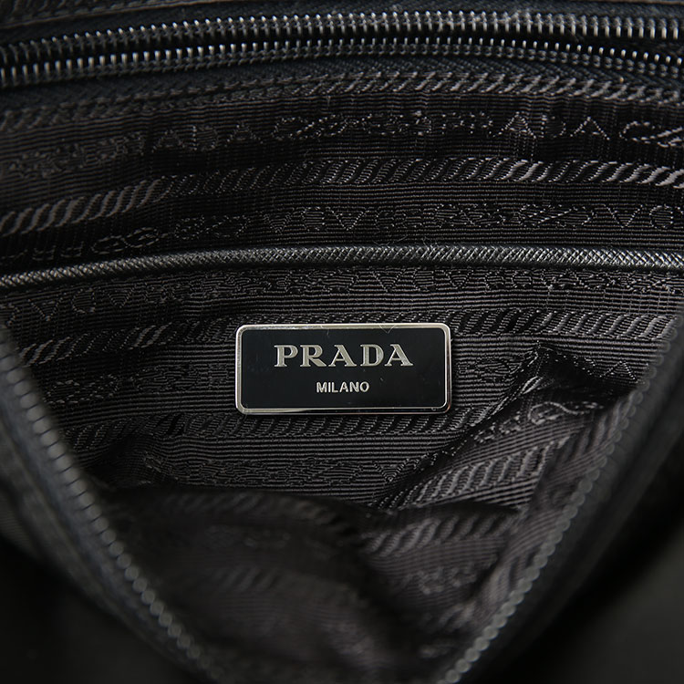 prada/普拉达 男士尼龙轻便斜挎包