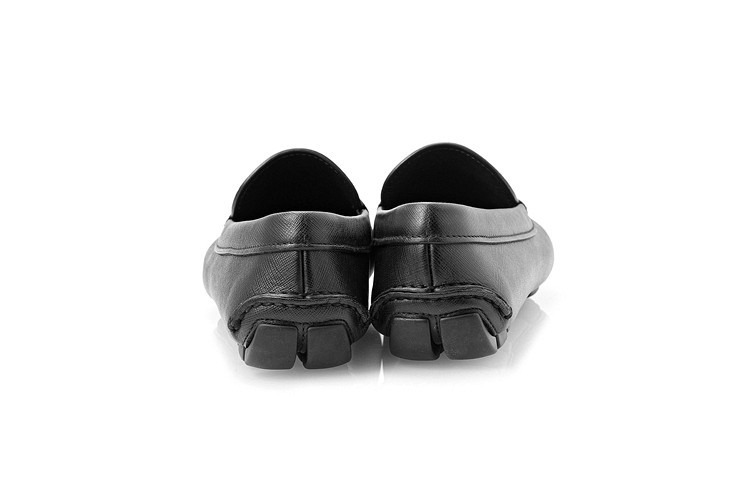 prada/普拉达 十字压纹牛皮logo点缀男士休闲鞋 2dd126