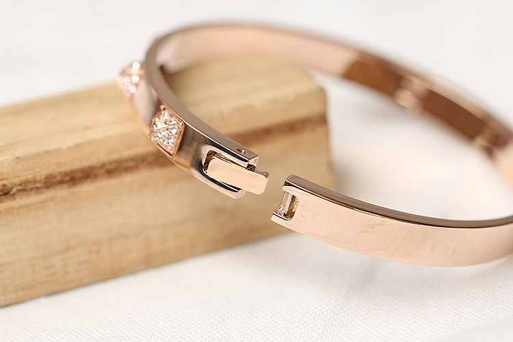 swarovski/施华洛世奇 tactic玫瑰金手镯 货号:5098368