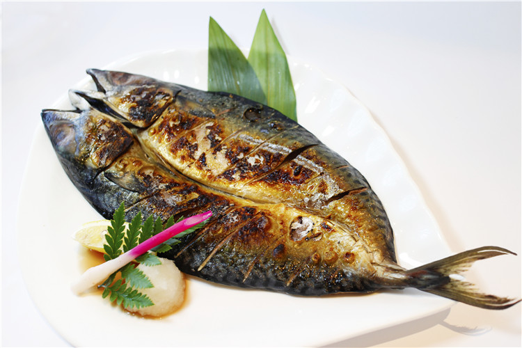 盐烤青花鱼