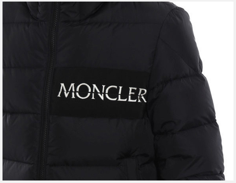 moncler 蒙口 服装 男士黑色聚酰胺logo印花时尚保暖连帽羽绒服