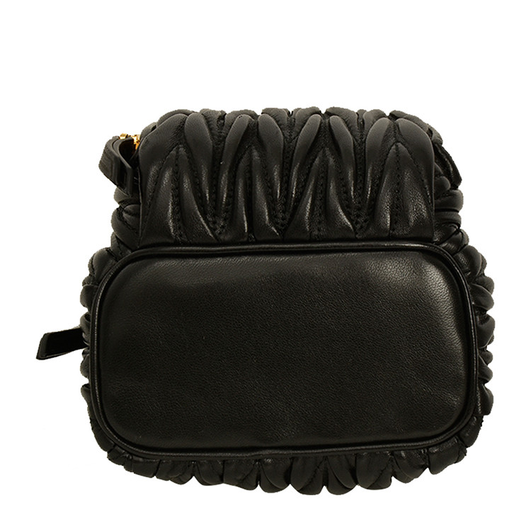 miumiu/缪缪 女士褶皱 logo金属标志 双肩包 5bh039