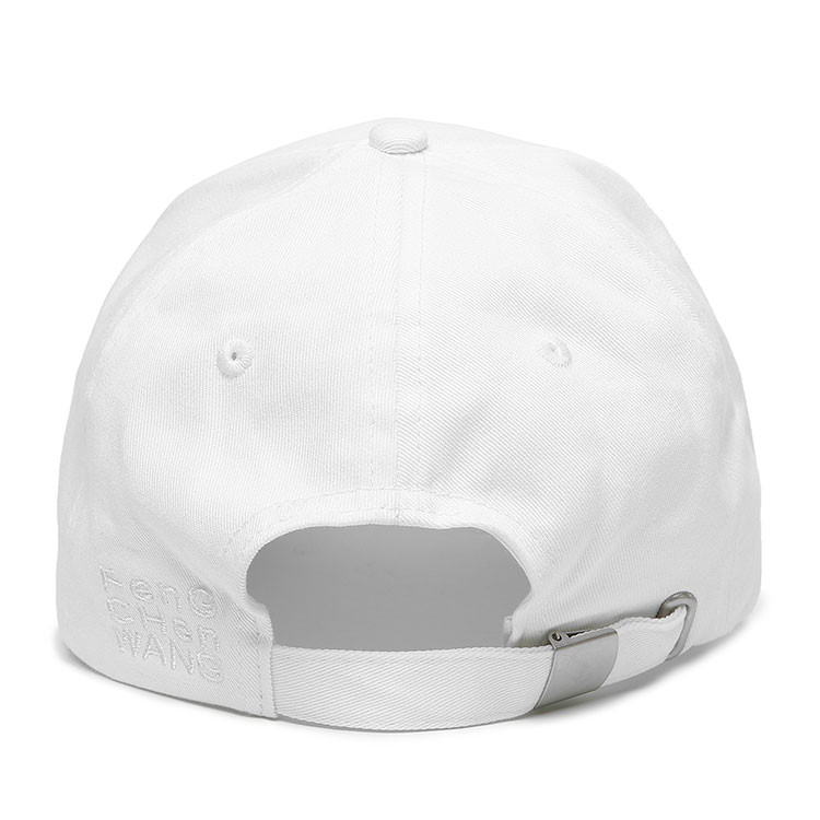 【19春夏】fengchenwang白色印字母饰品棒球帽99b4fc