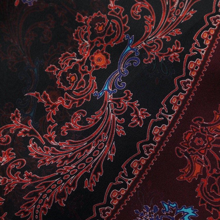 givenchy/纪梵希 女士黑色底印花图案长方形真丝丝巾 gw7020sa4729601