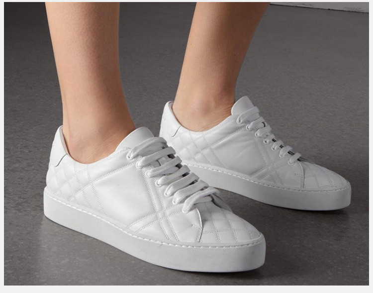 女士白色格纹绗缝时尚运动休闲鞋板鞋小白鞋