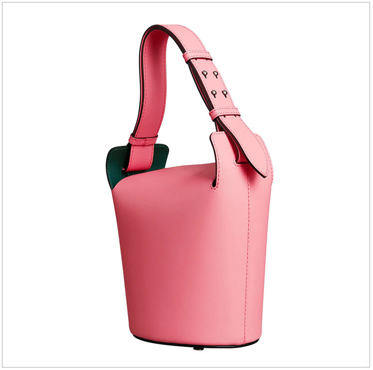 burberry/博柏利 【张艺同款】the bucket 水桶包女士粉色小牛皮logo