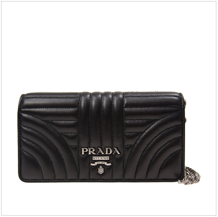 prada/普拉達 【19秋冬新款】女士純色小羊皮經典logo標識時尚單肩包